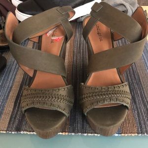 Strap it 4” Wedge Heel by Indigo 7 1/2 - new